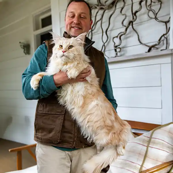 Justin holds up Lionpawz Tutankhamun 